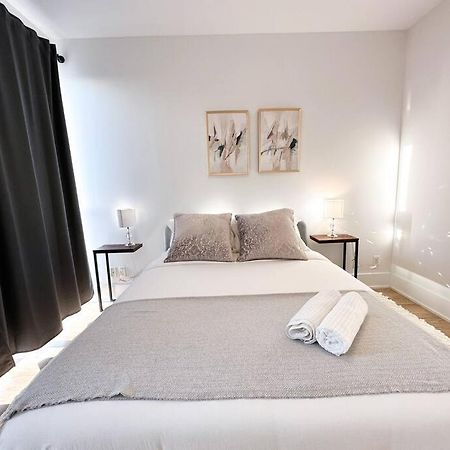 Elegant Suites - City Views, Lake View, Free Parking Торонто Экстерьер фото