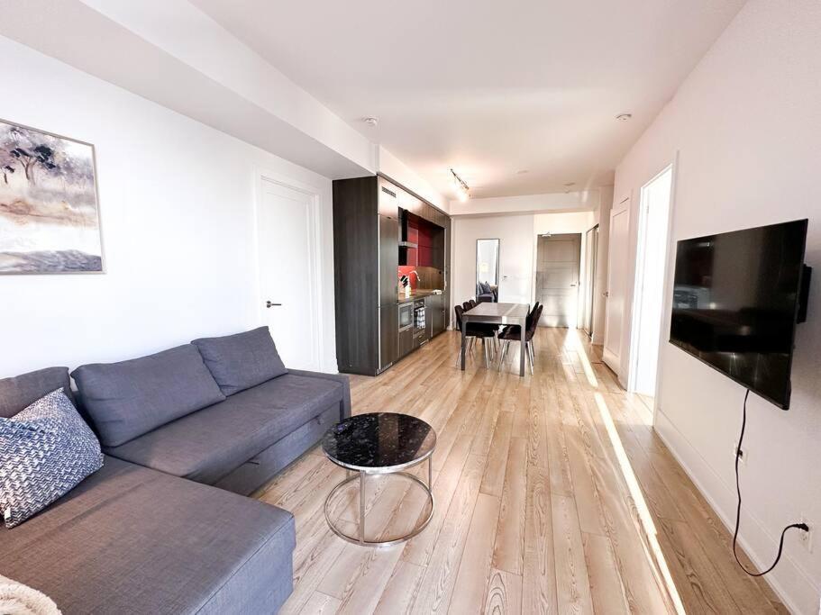 Elegant Suites - City Views, Lake View, Free Parking Торонто Экстерьер фото