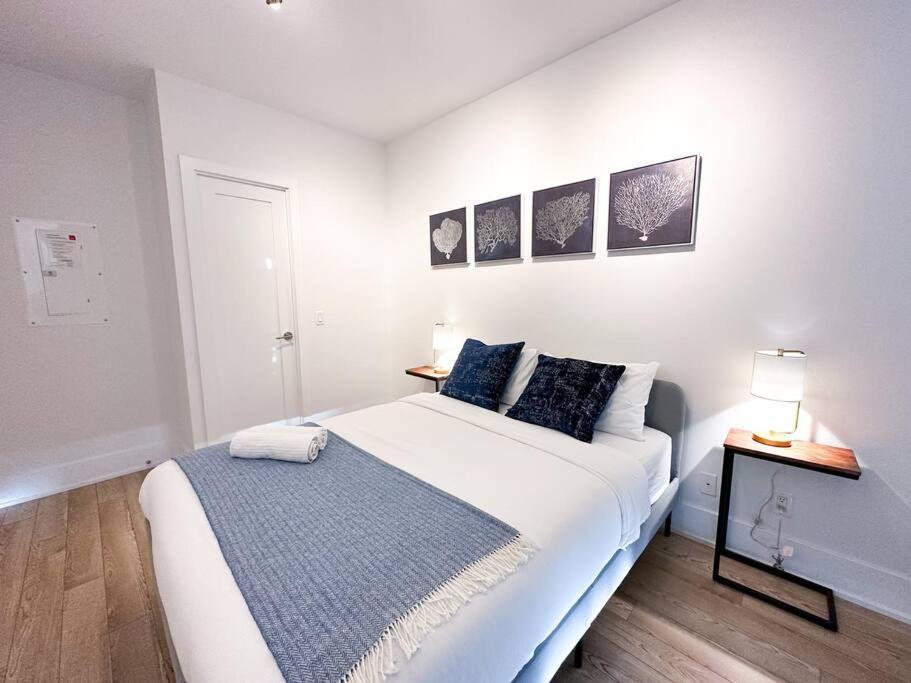 Elegant Suites - City Views, Lake View, Free Parking Торонто Экстерьер фото